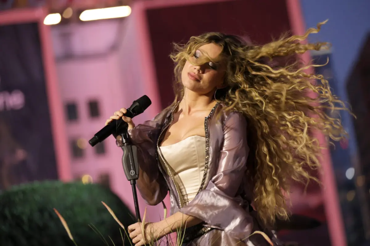 Court’s In Session: Courtney Love Anoints Slayyyter as Pop’s Newest "Witch Queen" Amid a Breakout Year