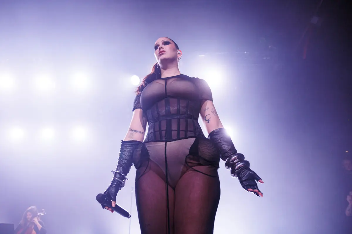 Eartheater Conquers London: A Captivating Live Exploration of Heavenly Body: If I’m the Body You’re The Message at Koko