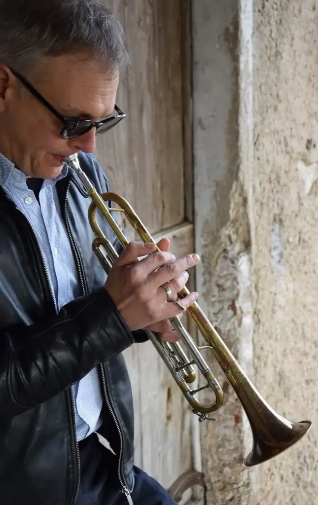 Navigating the Contemporary Jazz Landscape: A Critical Review of Recent Releases by James McGowan, Nicola Meneghini, and Shadowlands