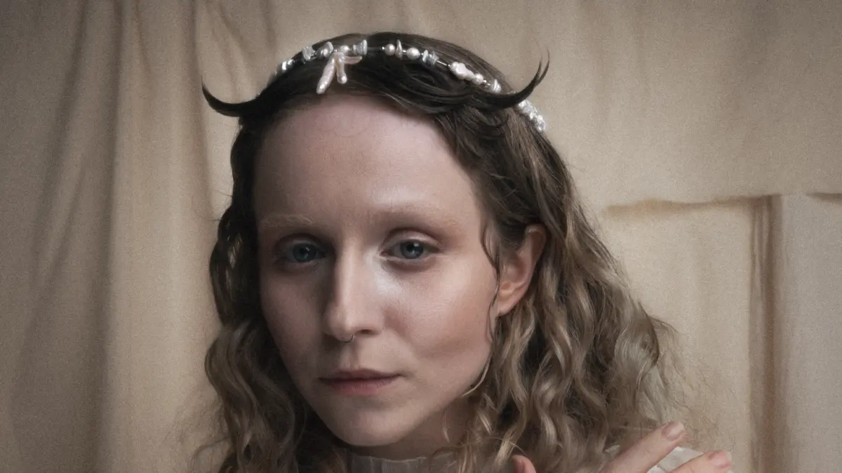 Norwegian Pop Visionary Moyka Announces Third Album Bullseye Alongside 13-Date Headlining Tour