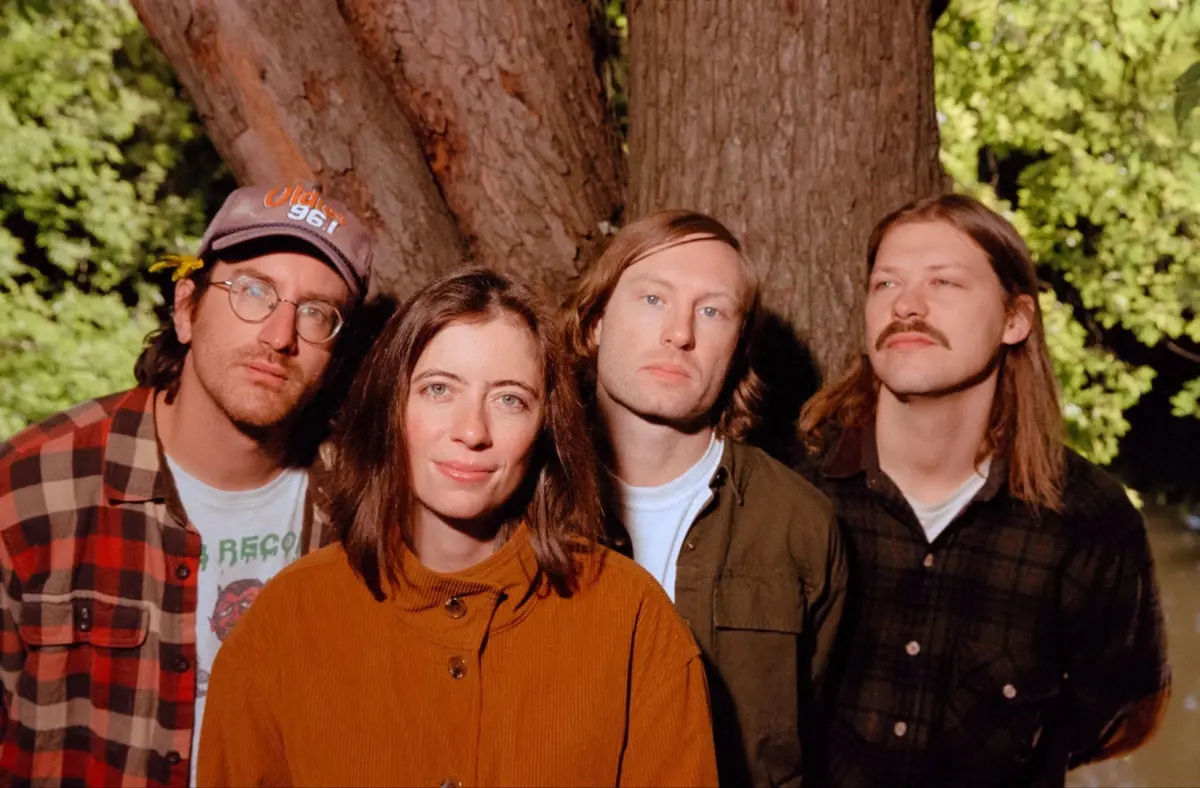 Ratboys Expand Their Indie Rock Mastery With Singin’ to an Empty Chair (Deluxe), Highlighting Community, Collaborations, and a Massive Homecoming