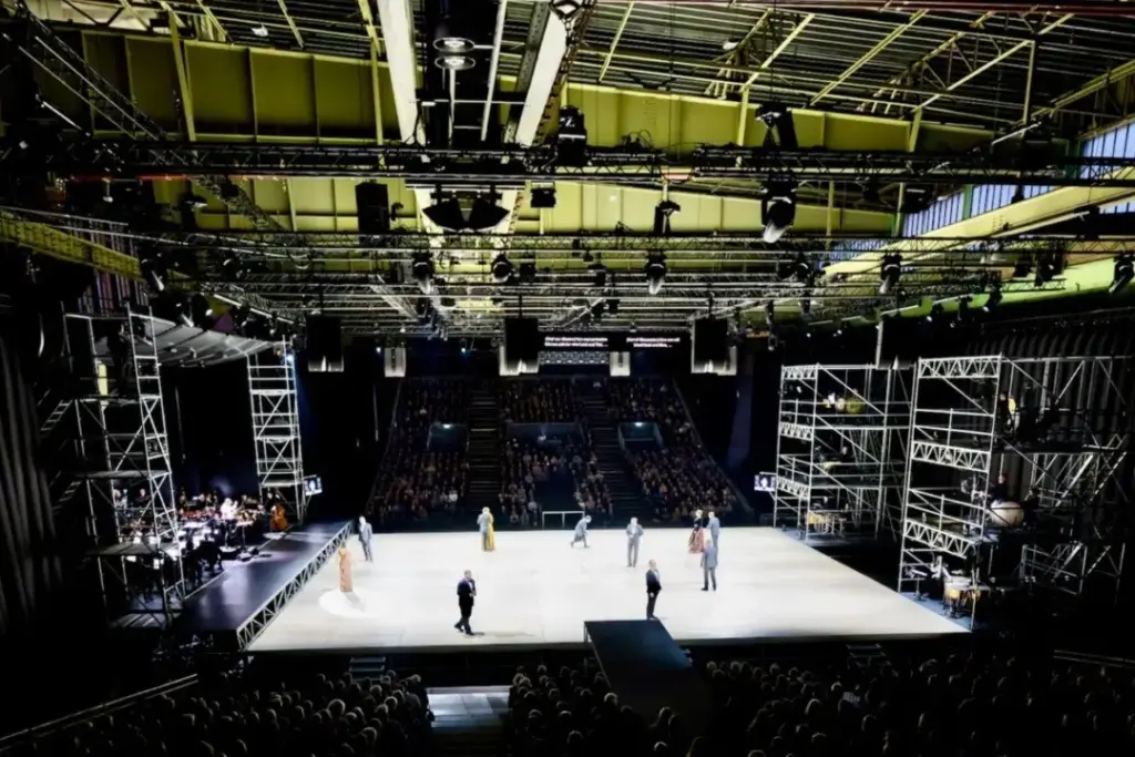 The Anatomy of Destruction: Komische Oper Berlin Unearths Aribert Reimann’s Lear at Tempelhof Airport