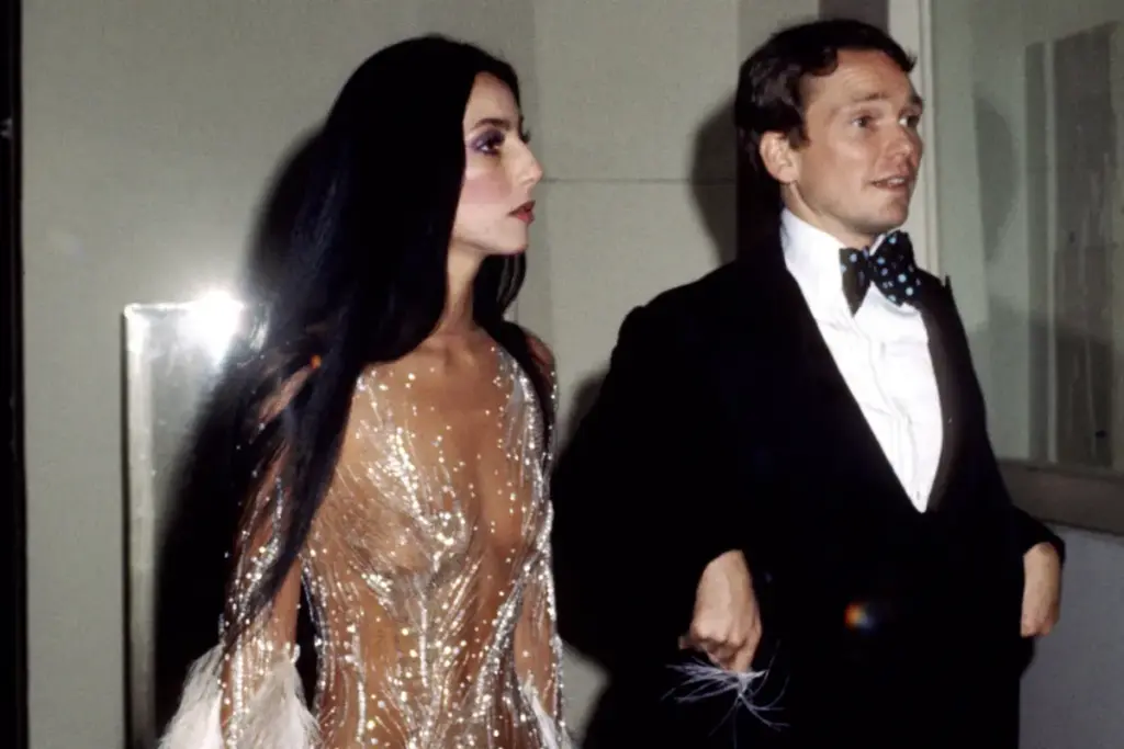 The Architect of Glamour: Remembering Bob Mackie, the ‘Sultan of Sequins’ Who Dressed Music’s Biggest Icons