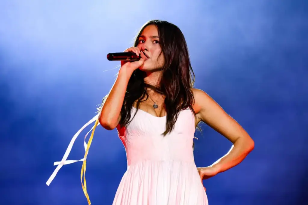 The Closing Act of Summer 2026: Pop Stardom, Cultural Shifts, and the Battle for the Year’s Crown