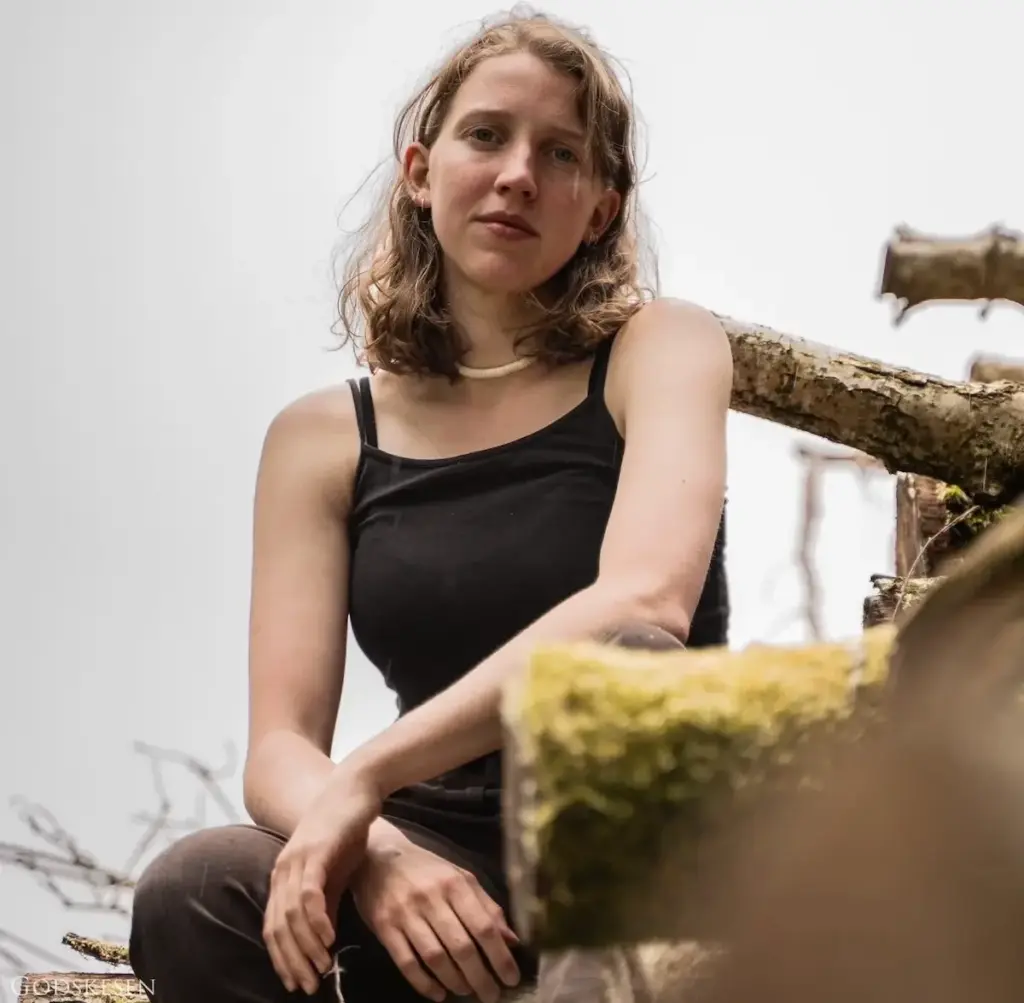 Contemporary Soundscapes: A Critical Review of New Releases from Emma Pilgaard, Tokunbo, and Alekos Vretos