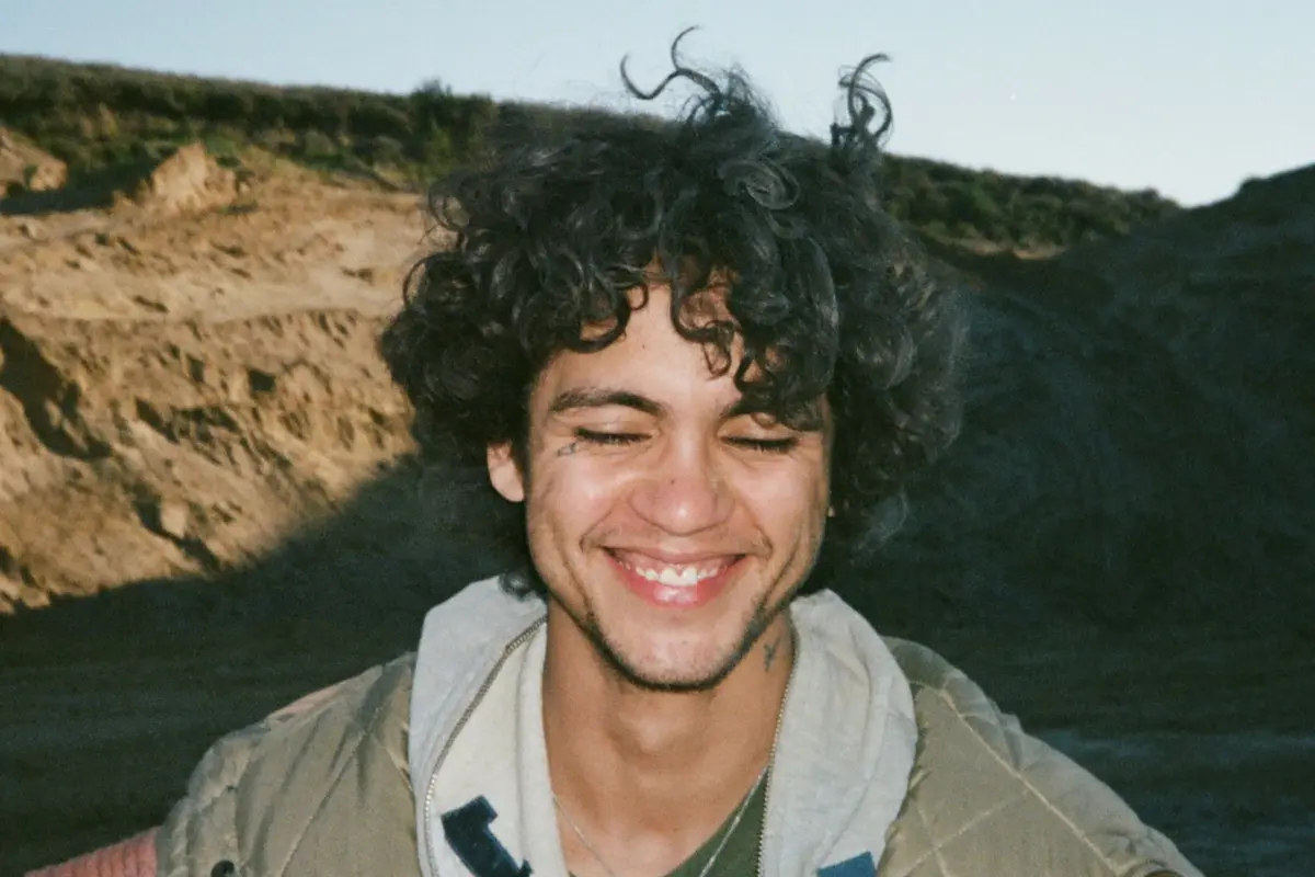 Navigating the Chaos of Maturation: Dominic Fike Confronts Thirty, Fatherhood, and Legacy on the "Living Album" How to Quit Smoking