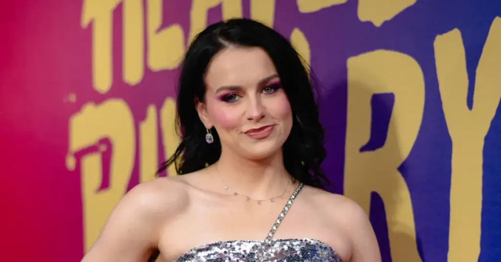 Royal Decree on Broadway: Grammy Winner Abigail Barlow Returns to SIX as the Hit Musical Prepares for Its Final Bow