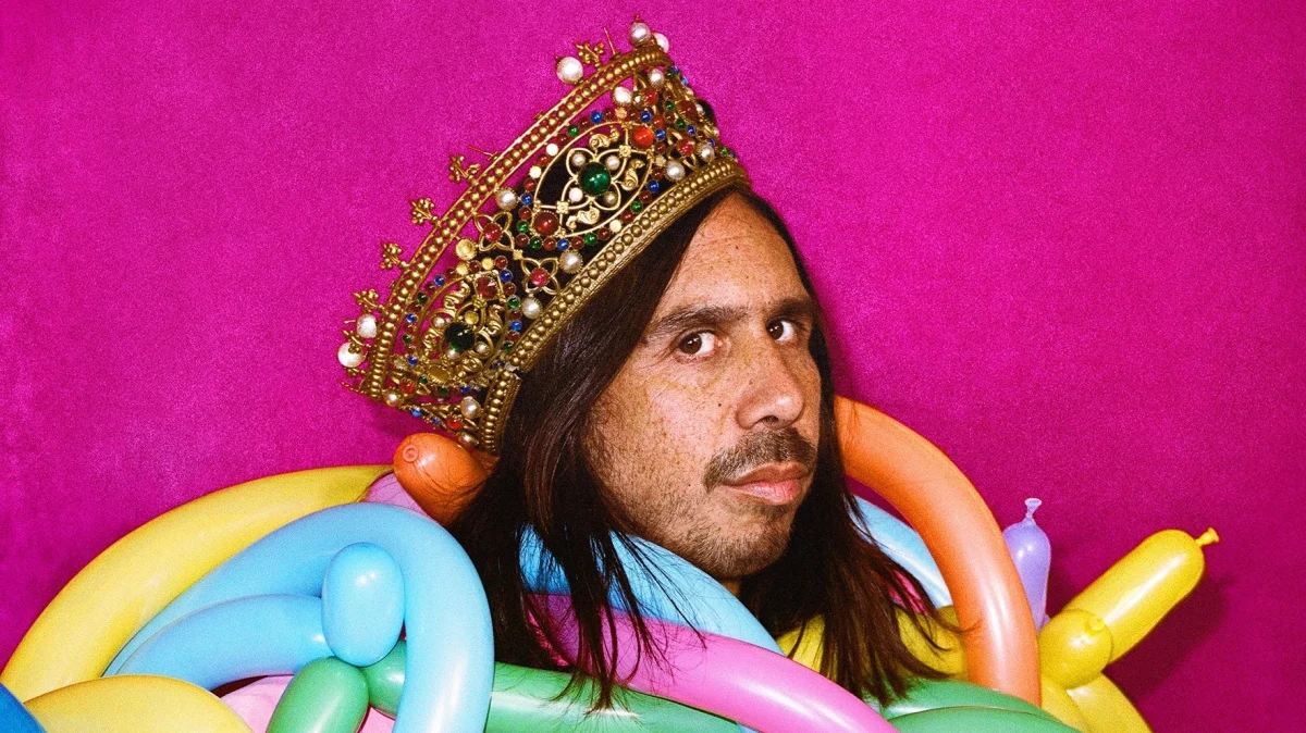 The Evolution of a Sound: How Yesteban’s King Boring Bridges Jamaican Rhythms, Melancholy, and Indie Rock Iconography